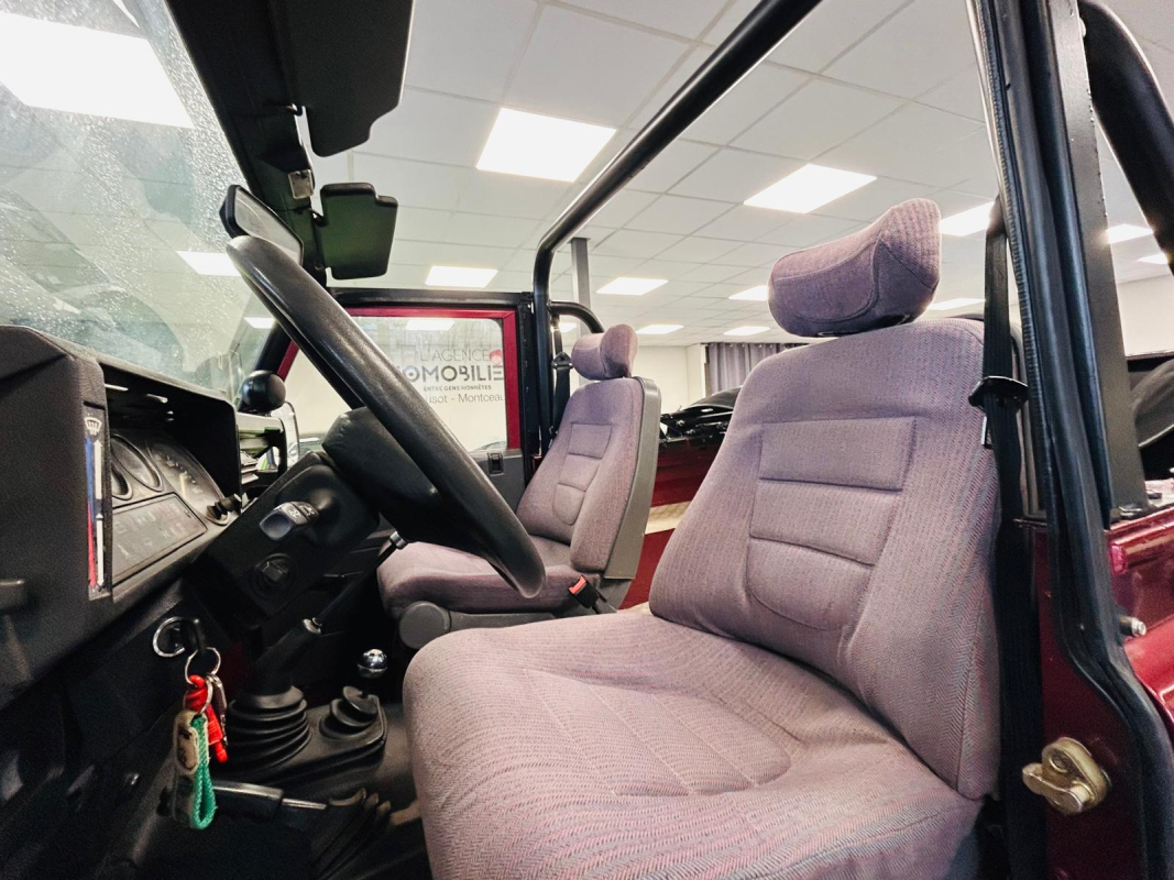 Land Rover Defender — 27