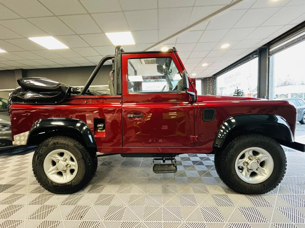 Land Rover Defender — 7