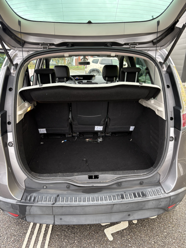 Renault Scenic — 12