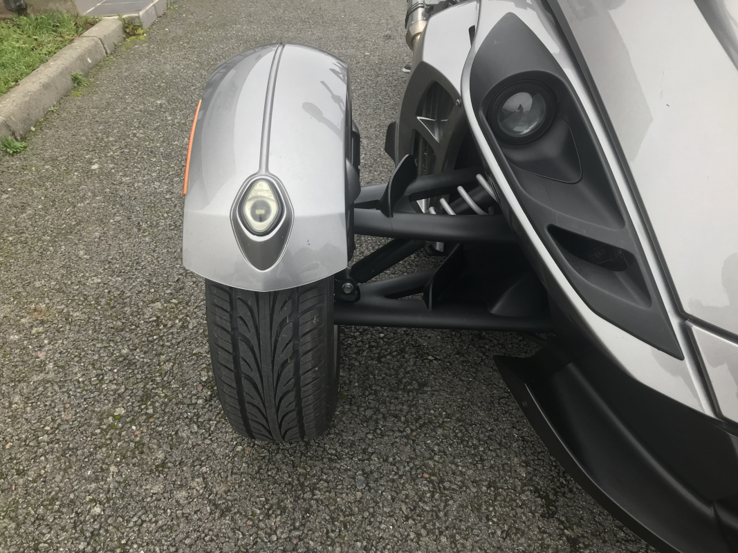 Can-Am Spyder — 12