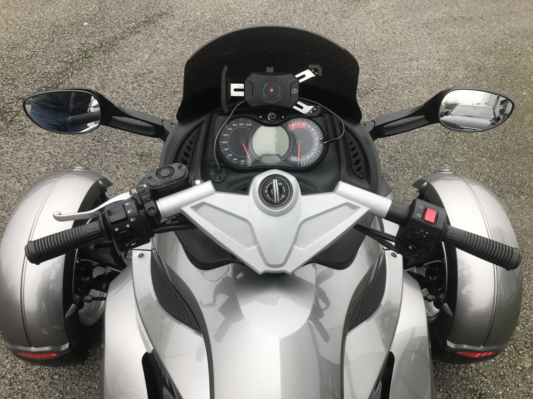 Can-Am Spyder — 10
