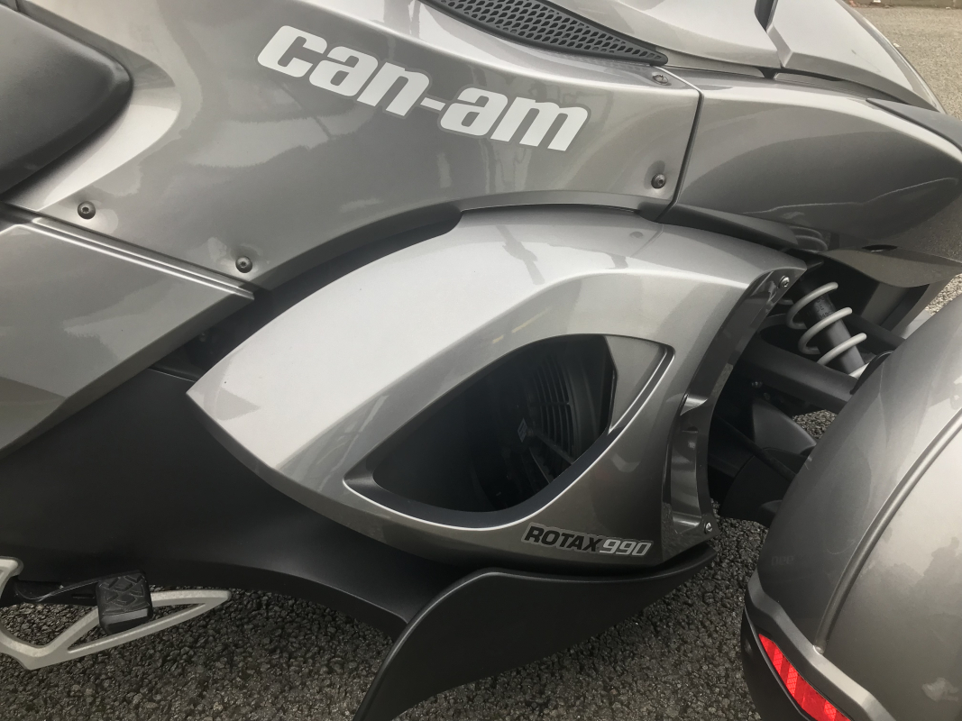 Can-Am Spyder — 16