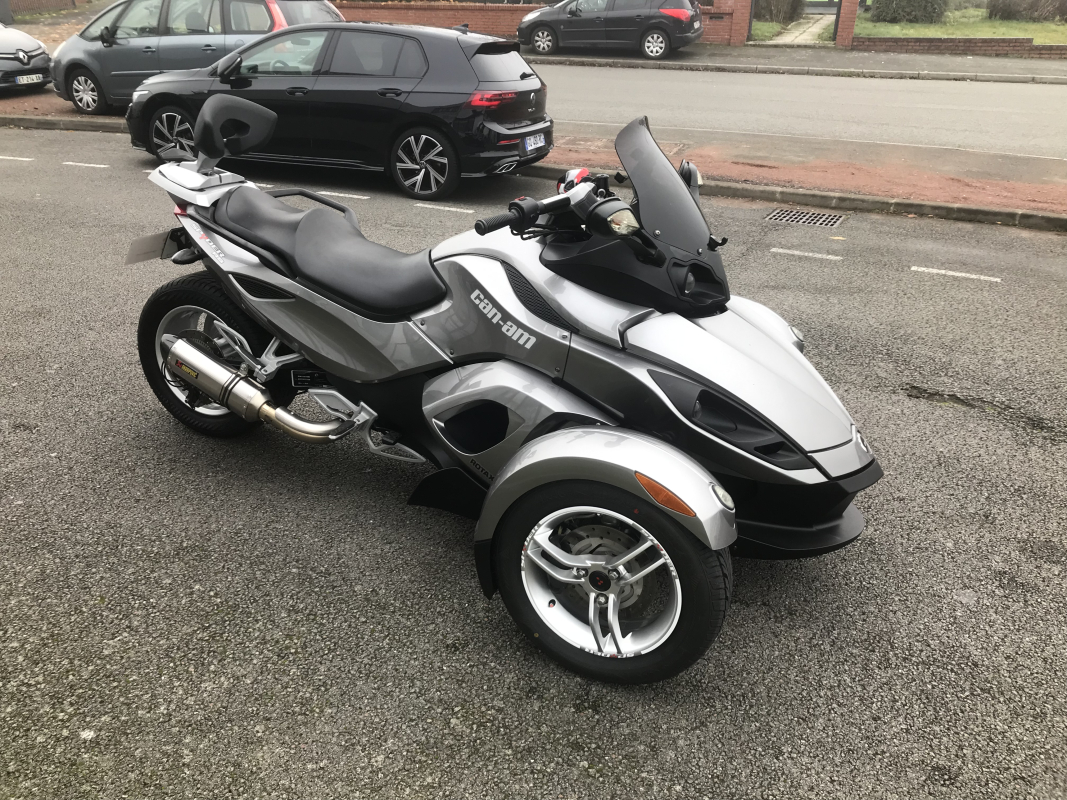 Can-Am Spyder — 8