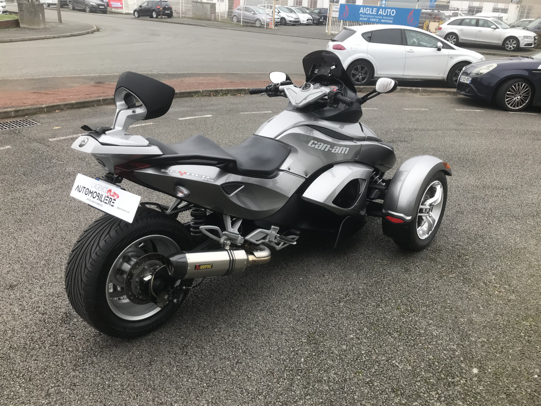 Can-Am Spyder — 6