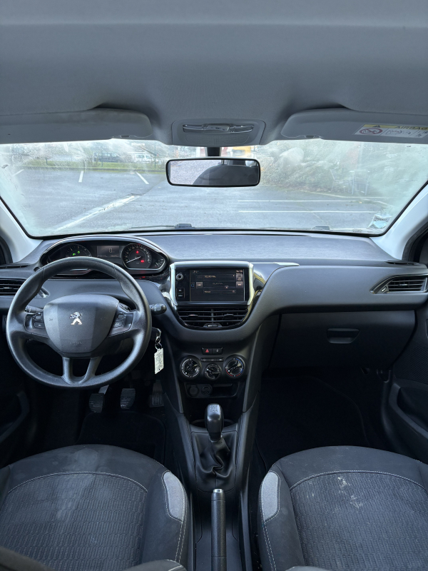 Peugeot 208 — 13