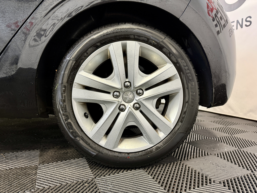 Peugeot 208 — 22