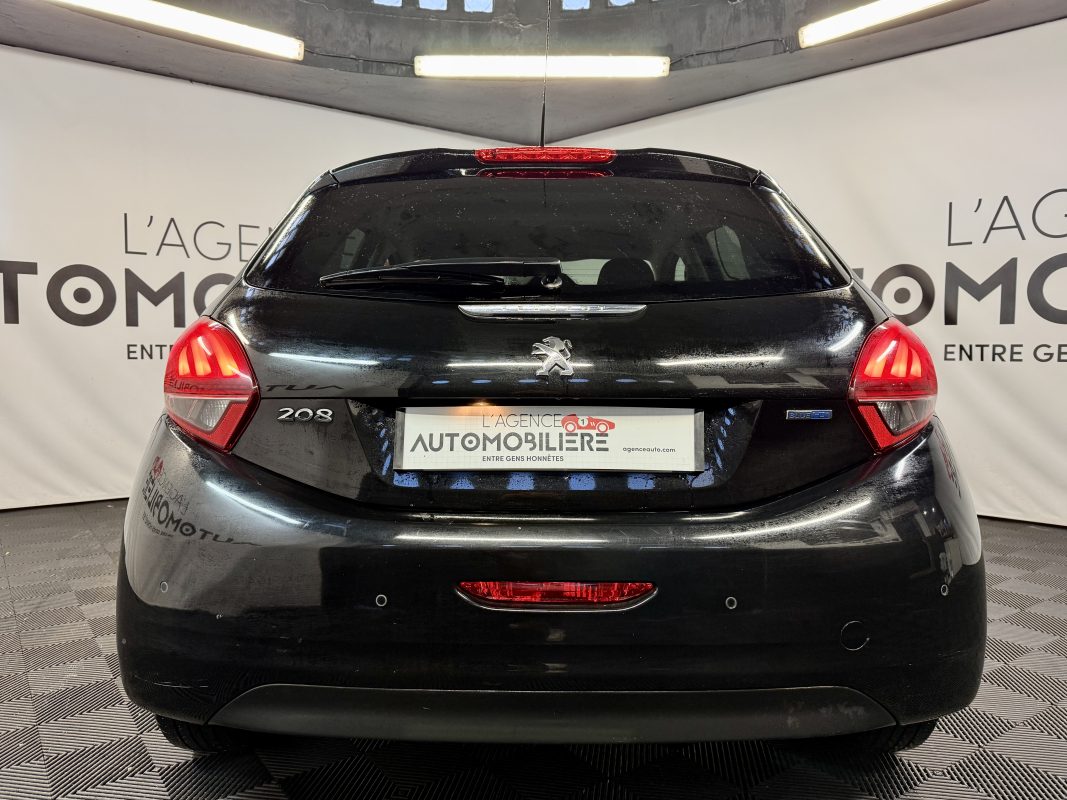 Peugeot 208 — 6