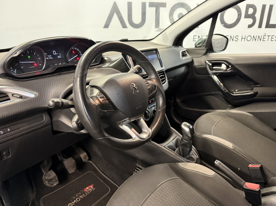 Peugeot 208 — 11