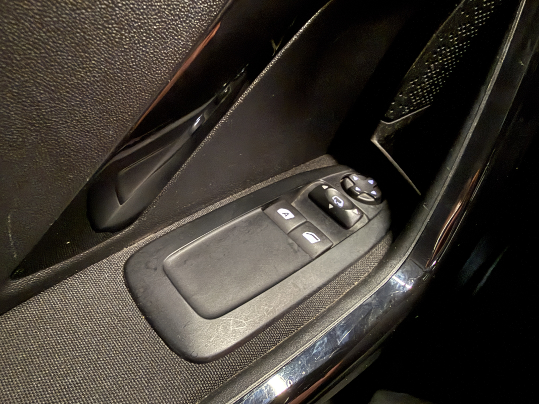 Peugeot 208 — 21