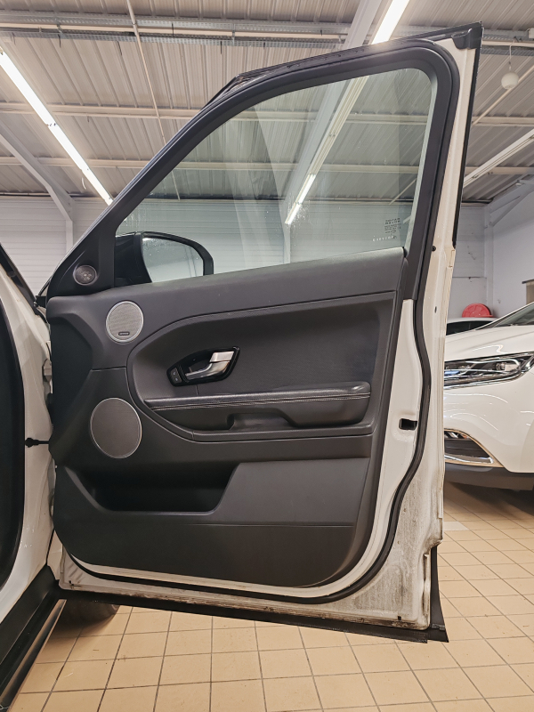 Land Rover Range Rover Evoque — 21