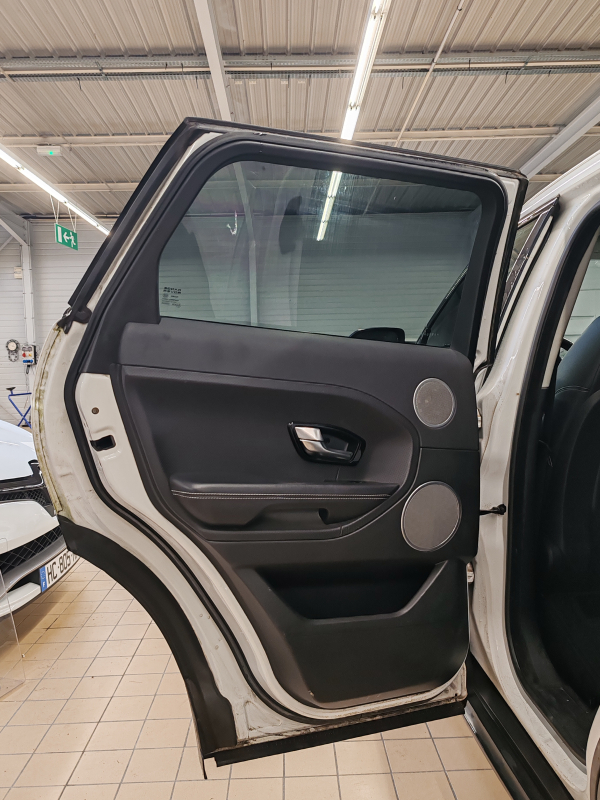 Land Rover Range Rover Evoque — 22