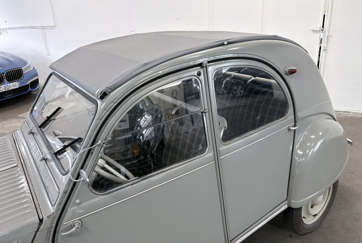 Citroen 2CV — 12