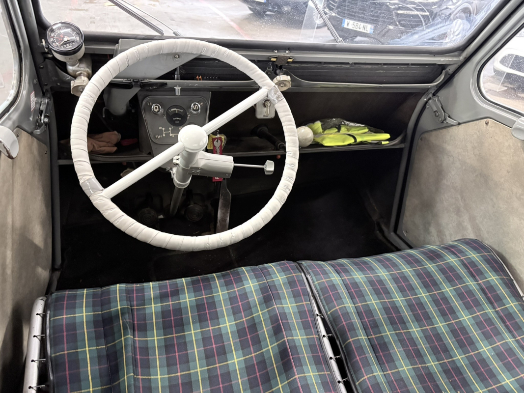 Citroen 2CV — 9