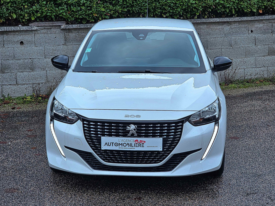 Peugeot 208 — 4
