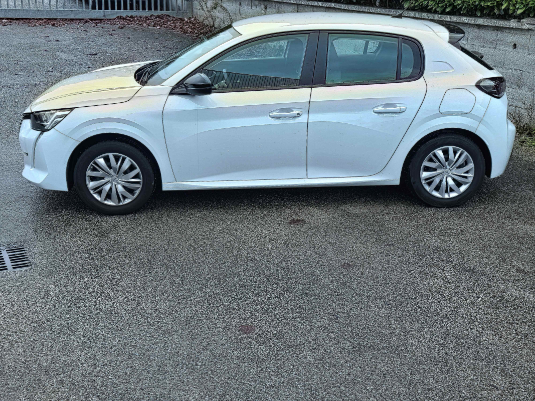 Peugeot 208 — 5