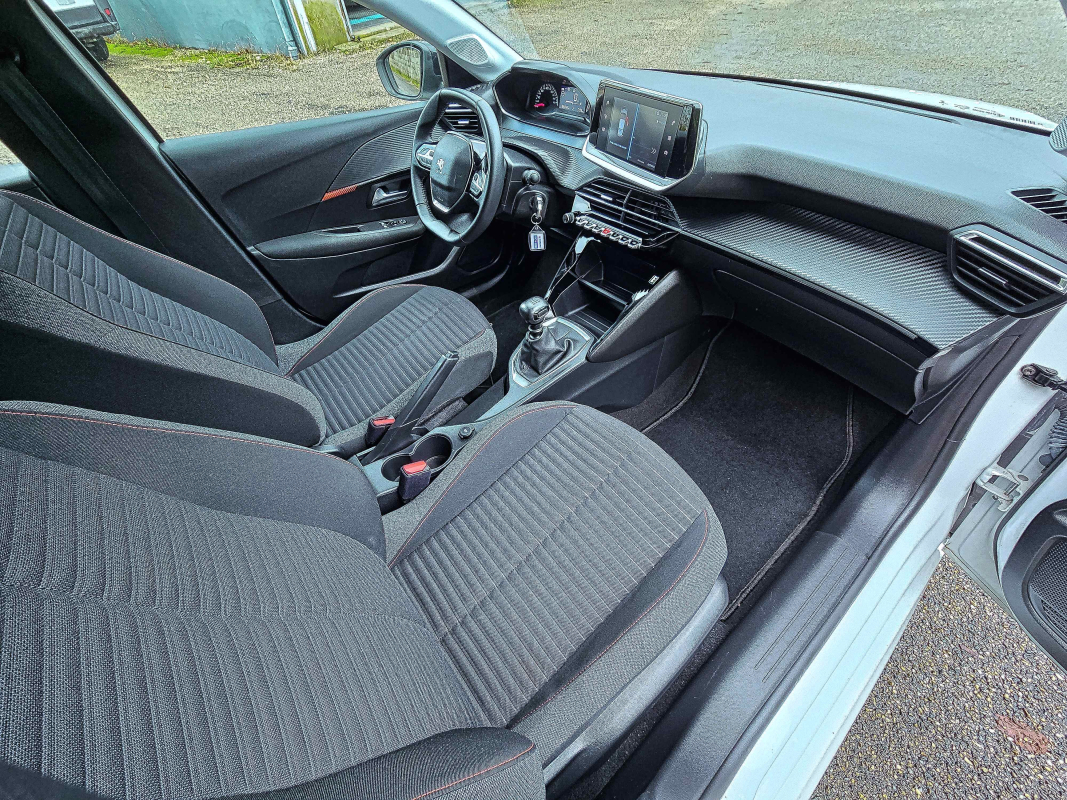 Peugeot 208 — 22