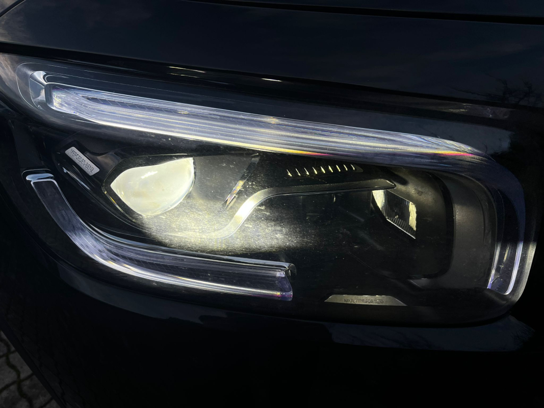 Mercedes GLB — 18