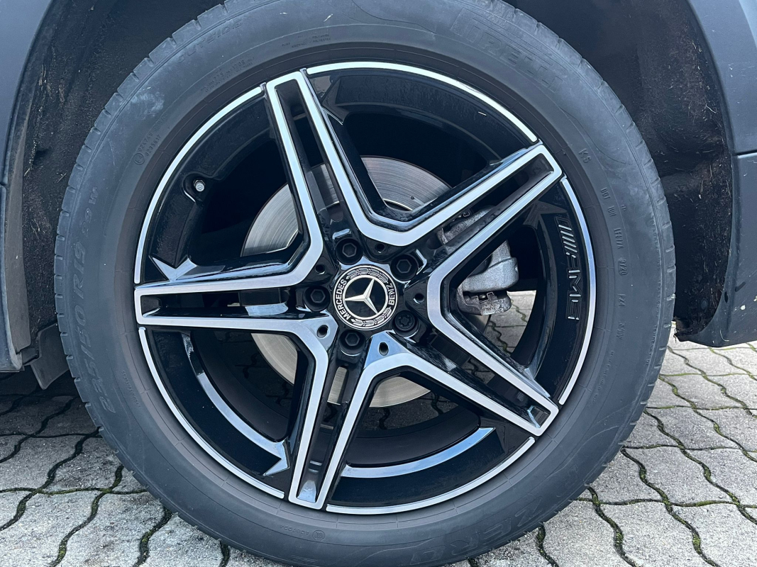 Mercedes GLB — 19