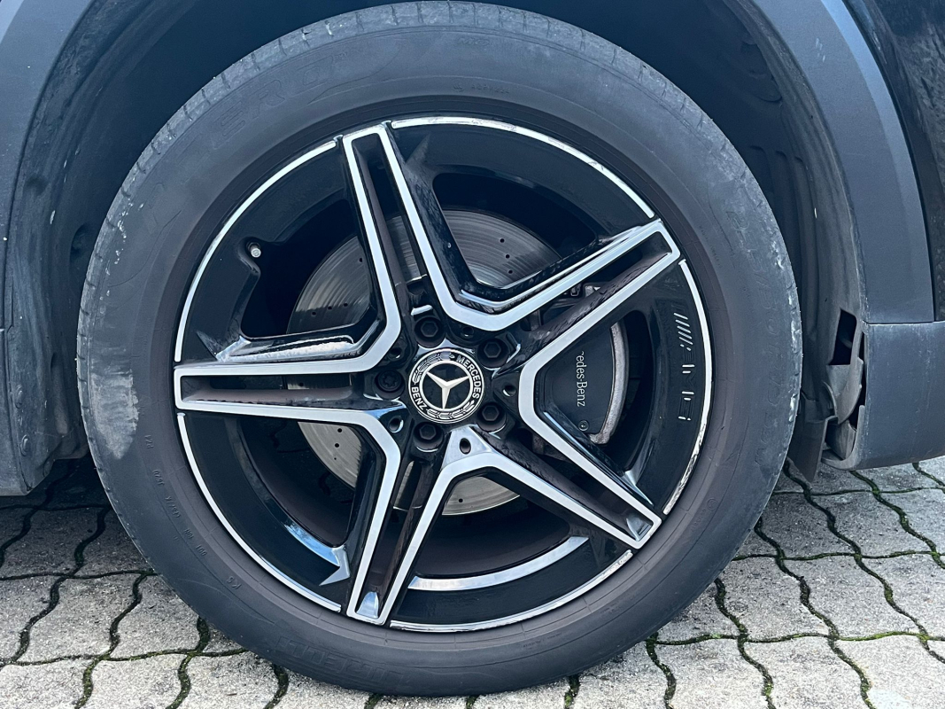 Mercedes GLB — 20