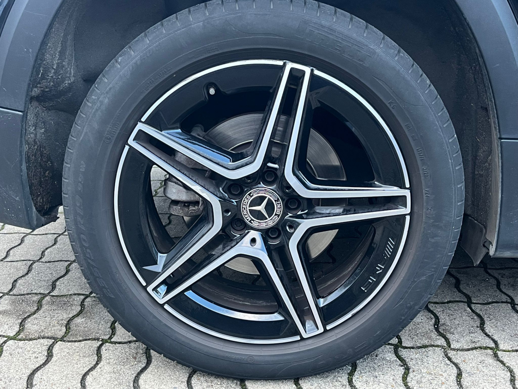 Mercedes GLB — 21