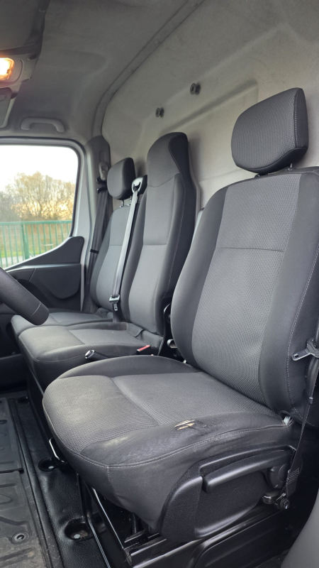Renault Master — 10
