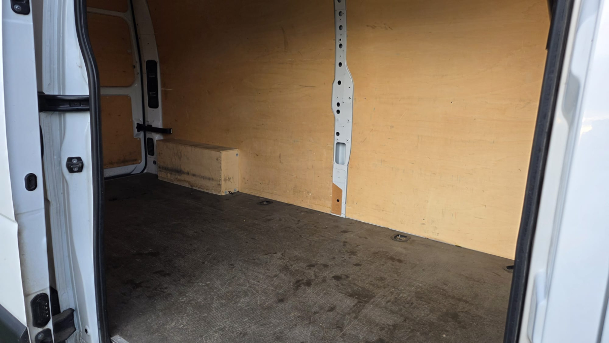 Renault Master — 32