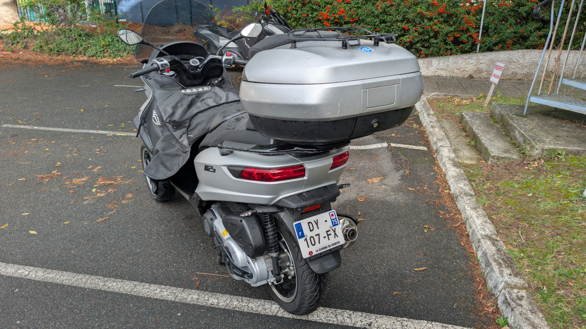 Piaggio MP3 — 3