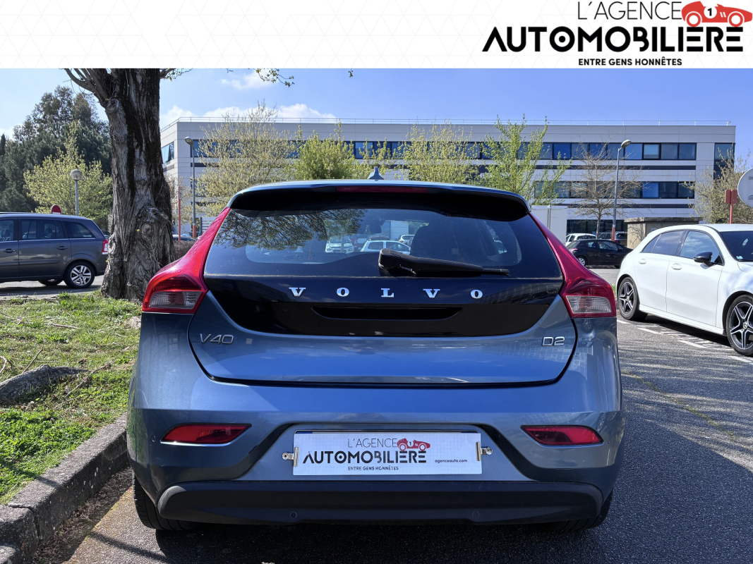 Volvo V40 — 4