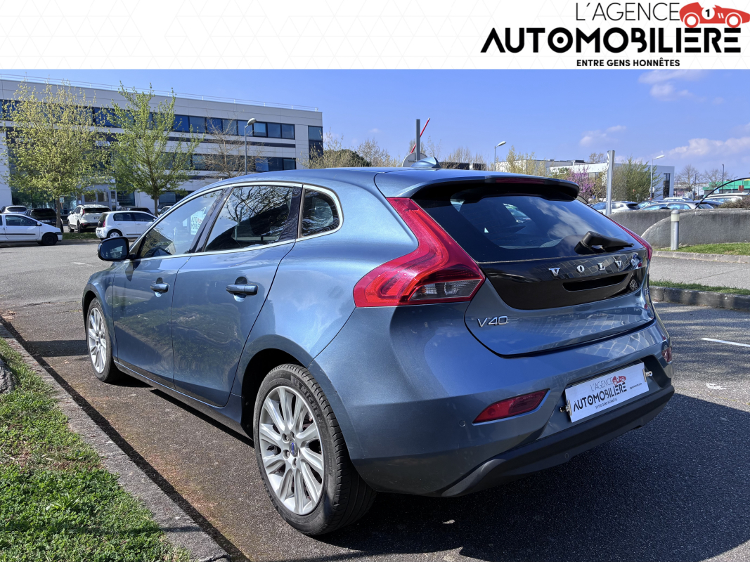 Volvo V40 — 5