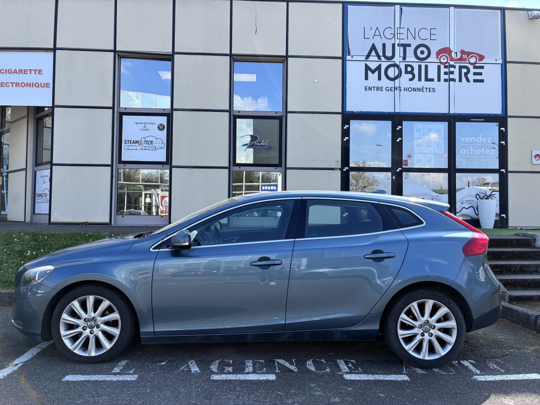 Volvo V40 — 6
