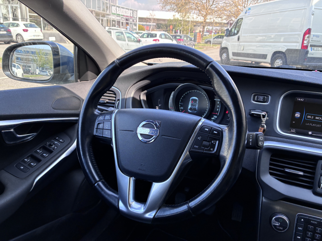Volvo V40 — 15