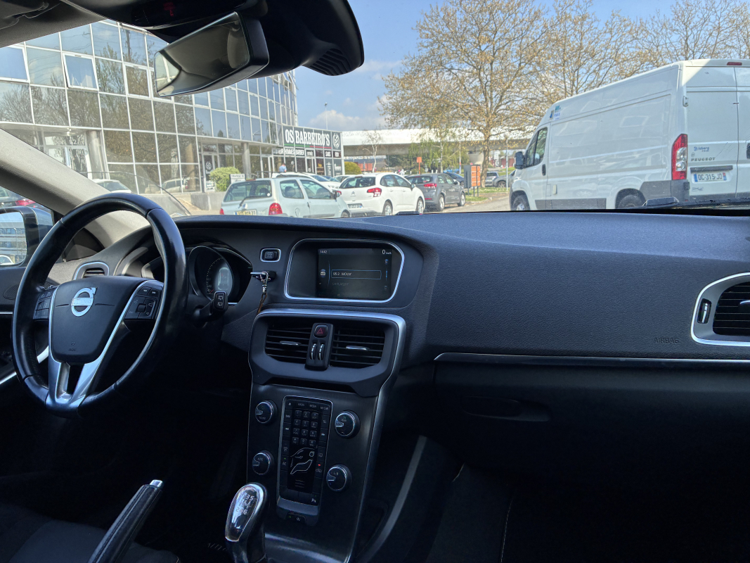 Volvo V40 — 12