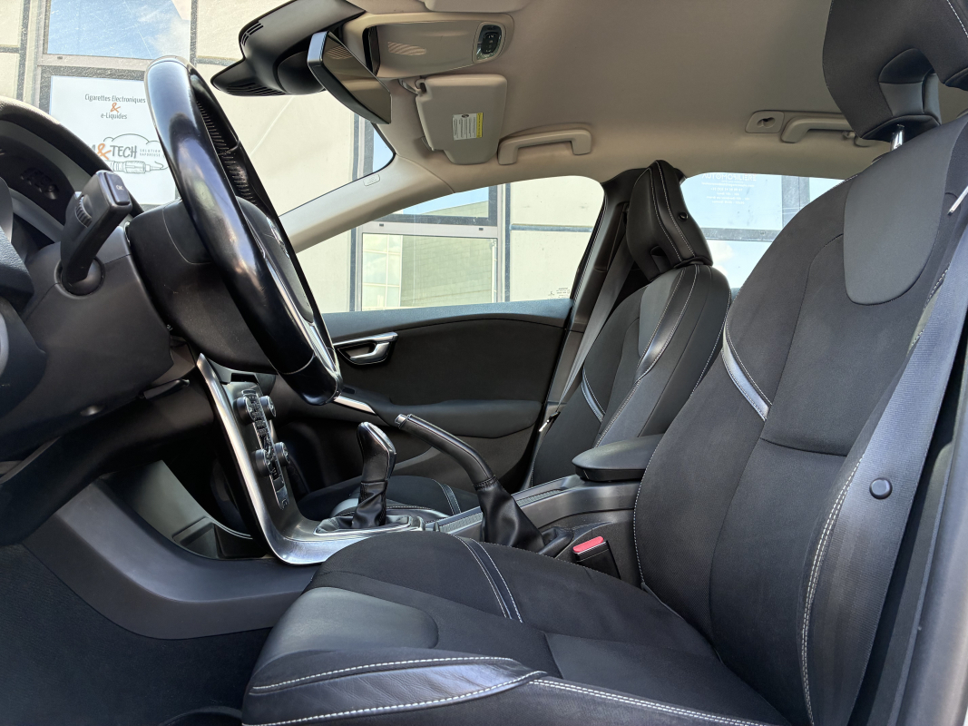 Volvo V40 — 9