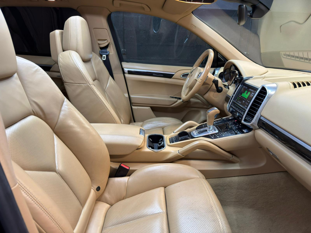 Porsche Cayenne — 19