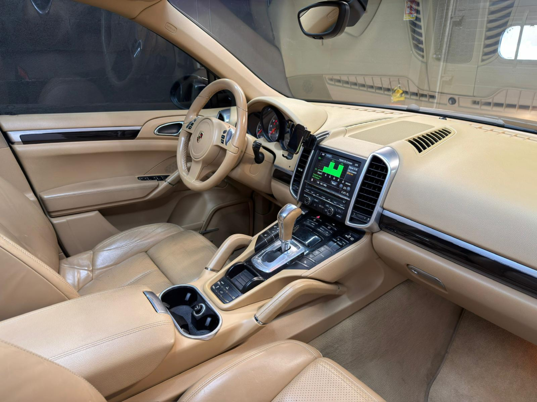 Porsche Cayenne — 20