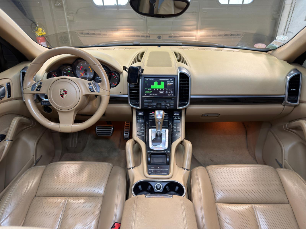 Porsche Cayenne — 15