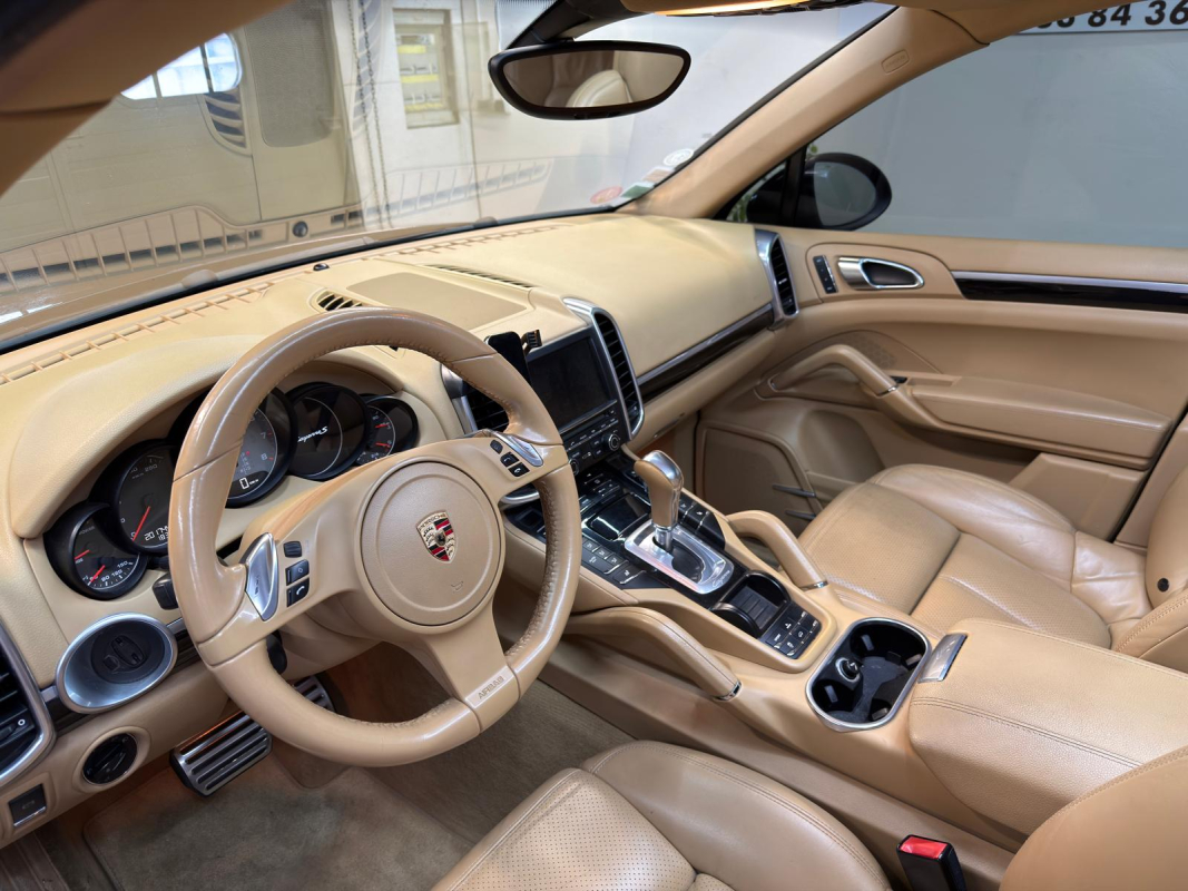 Porsche Cayenne — 11