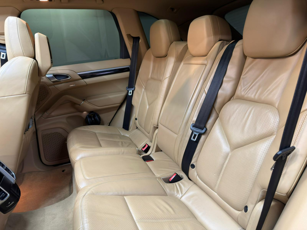 Porsche Cayenne — 22