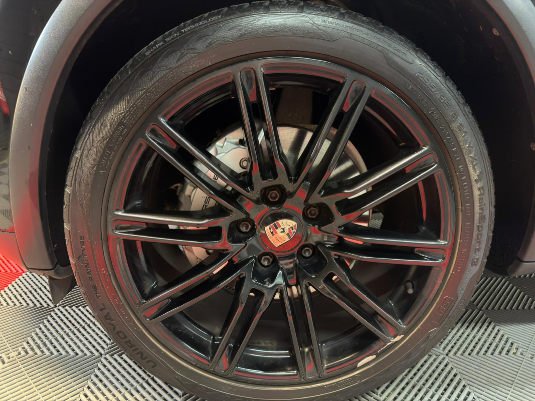 Porsche Cayenne — 28