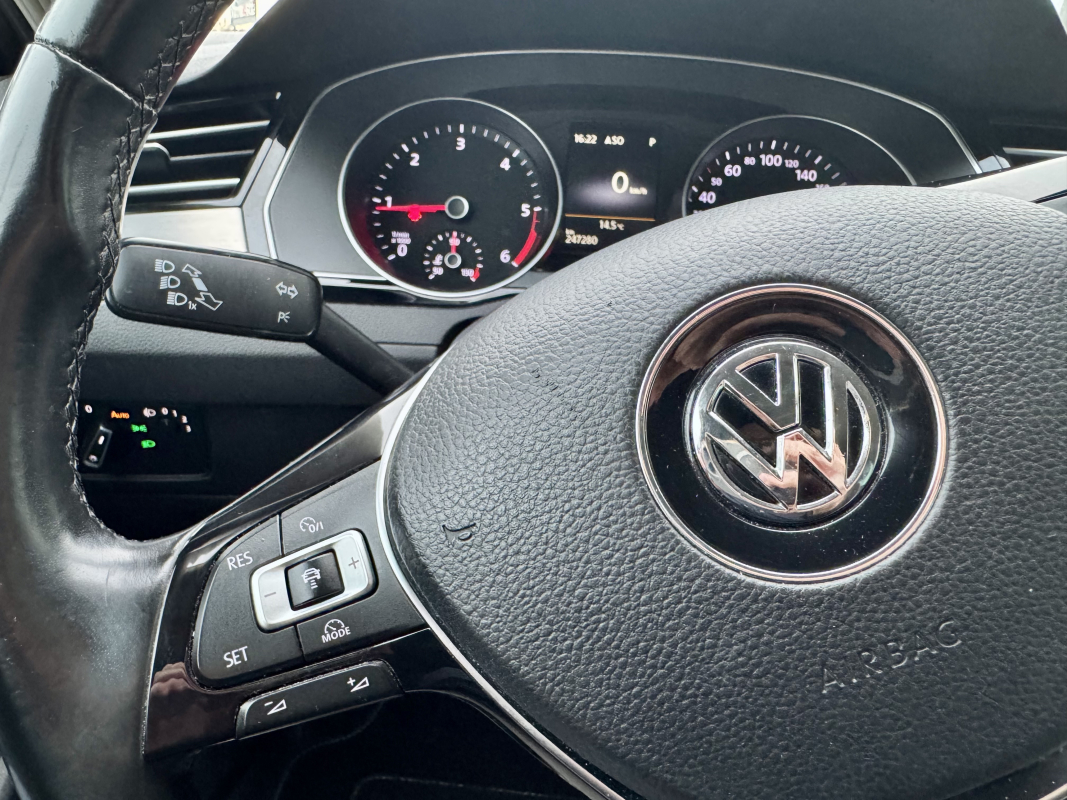 Volkswagen Passat SW — 9