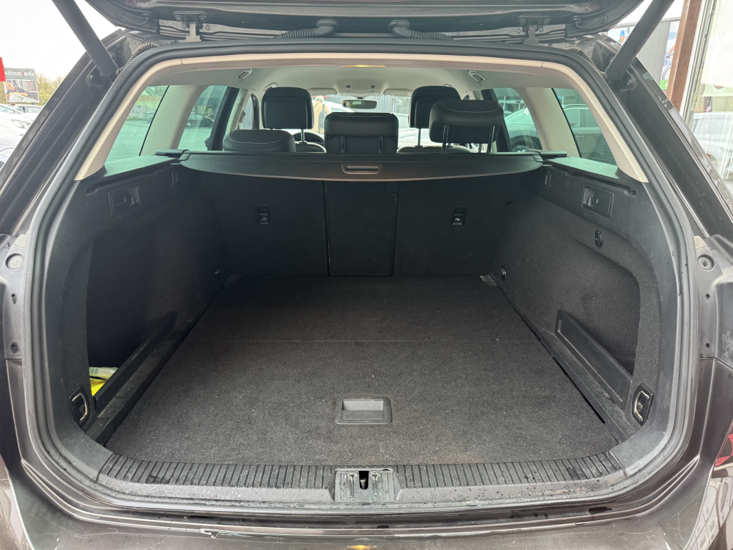 Volkswagen Passat SW — 17