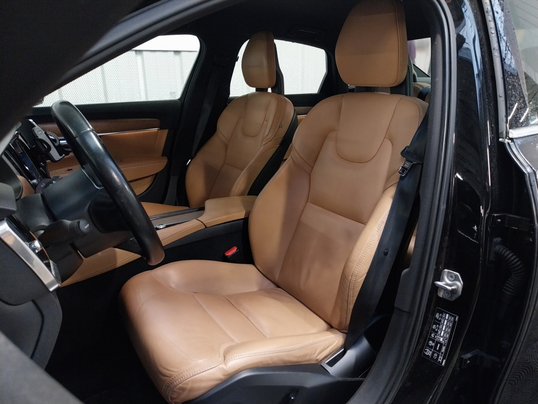 Volvo S90 — 16