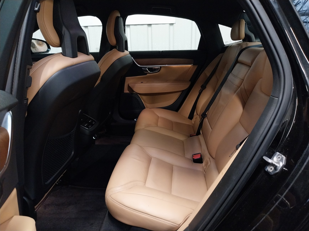 Volvo S90 — 17