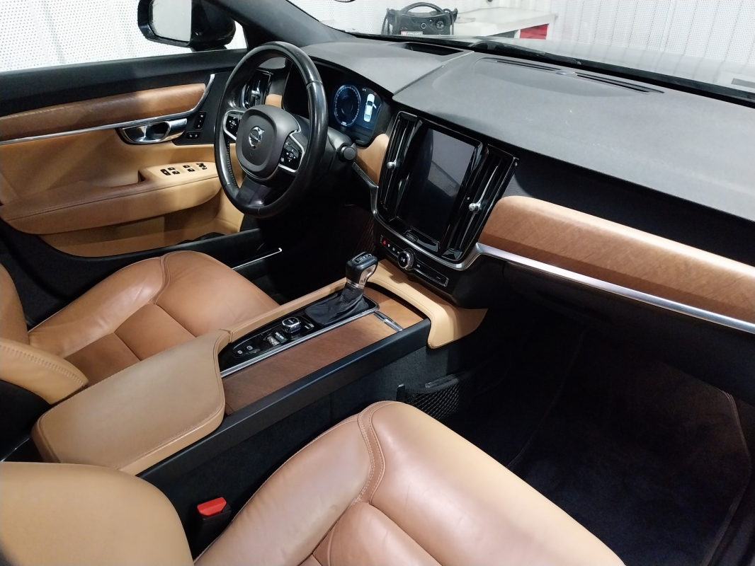 Volvo S90 — 10