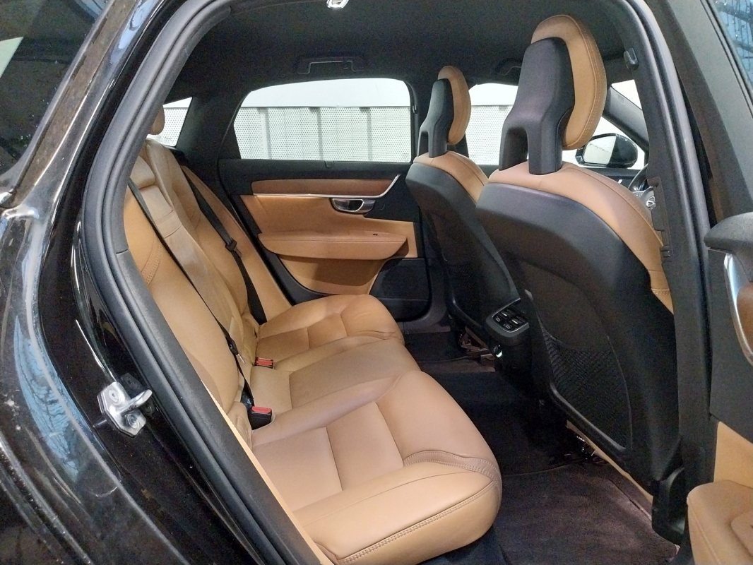 Volvo S90 — 13