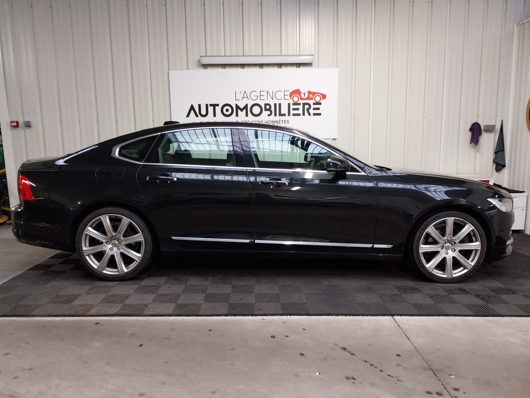 Volvo S90 — 4