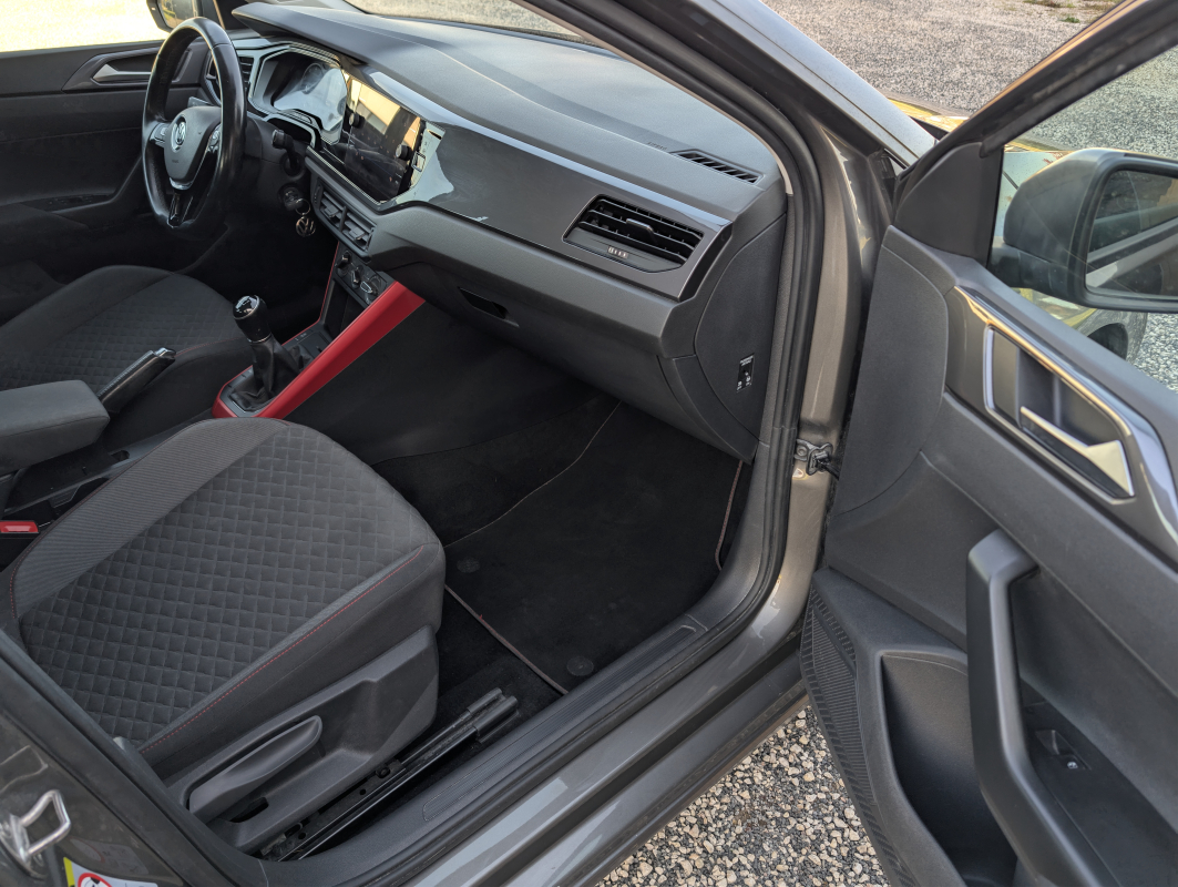 Volkswagen Polo — 16