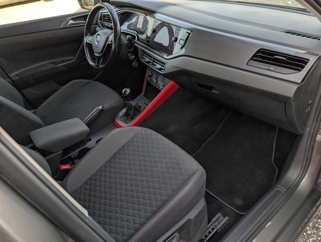 Volkswagen Polo — 17