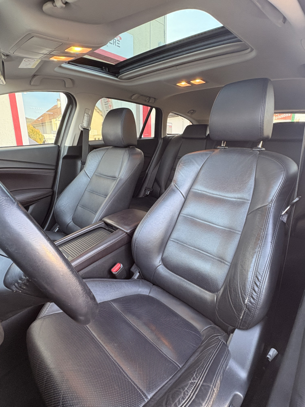 Mazda Mazda 6 — 12