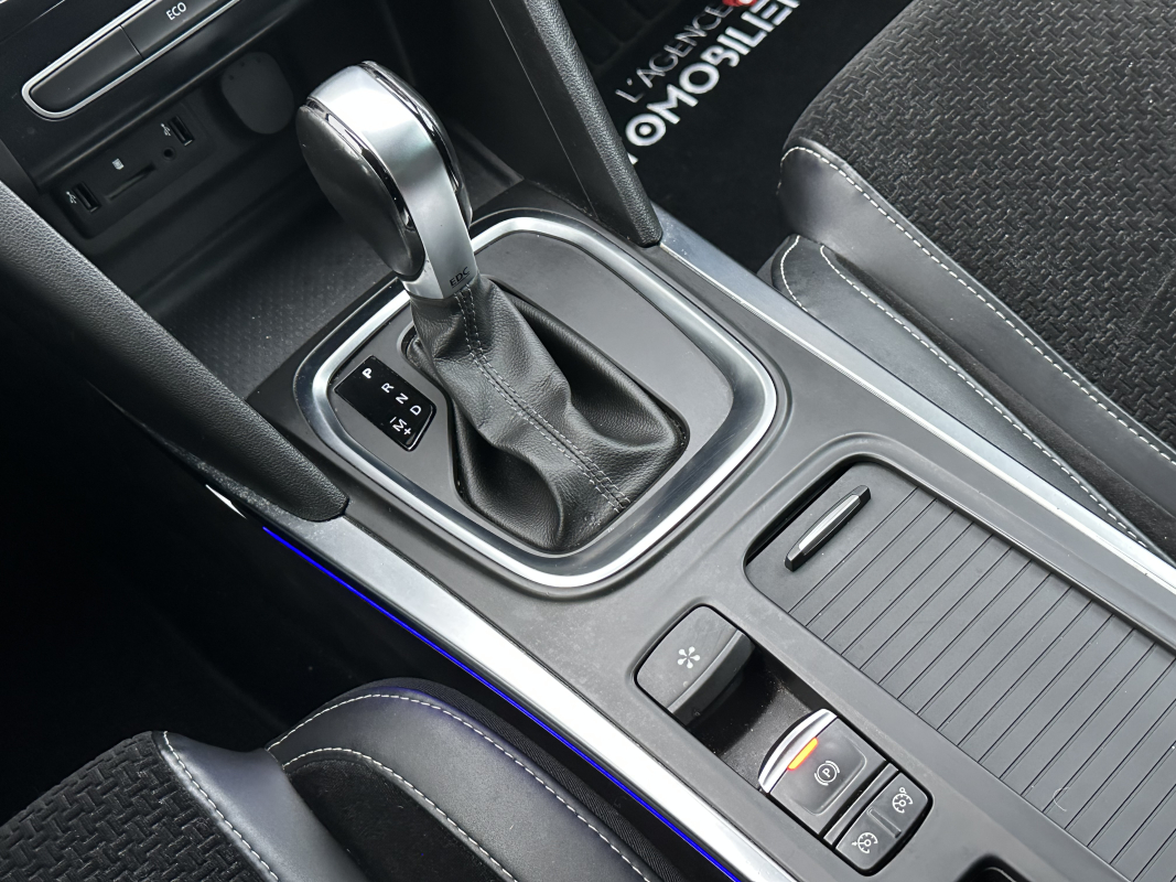 Renault Megane — 19